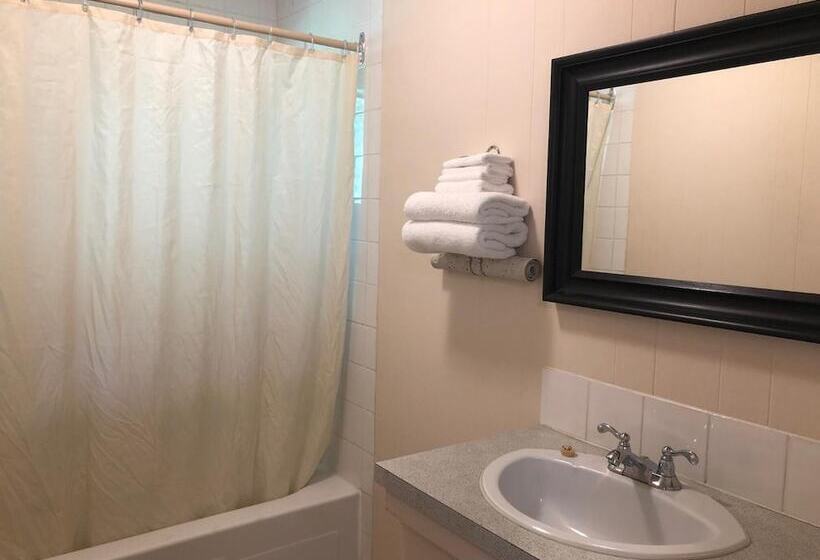 The Hitching Post Motel