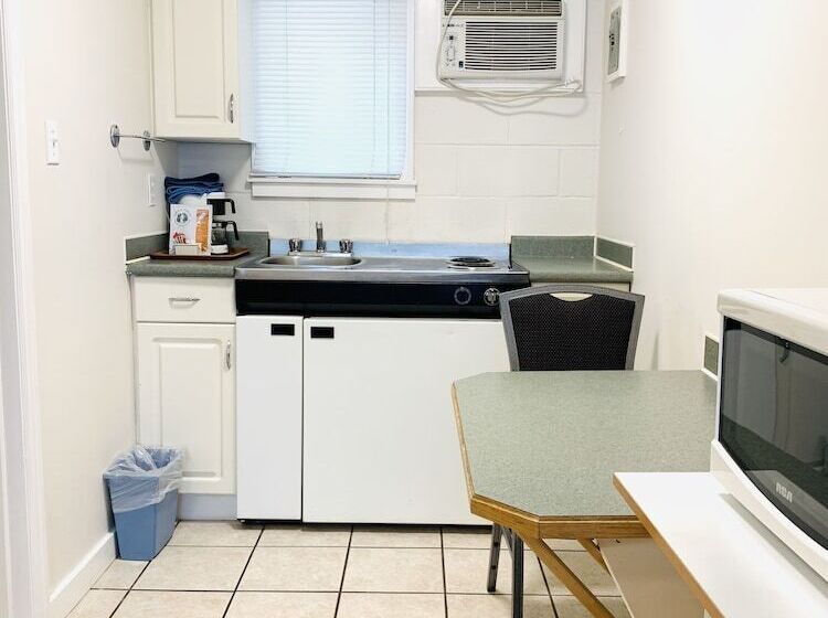 Traveler's Motel Penticton