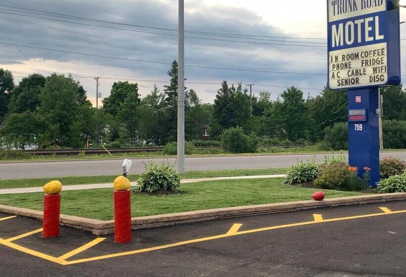 Trunk Road Motel