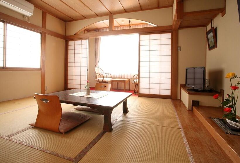 Tsukasaya Ryokan