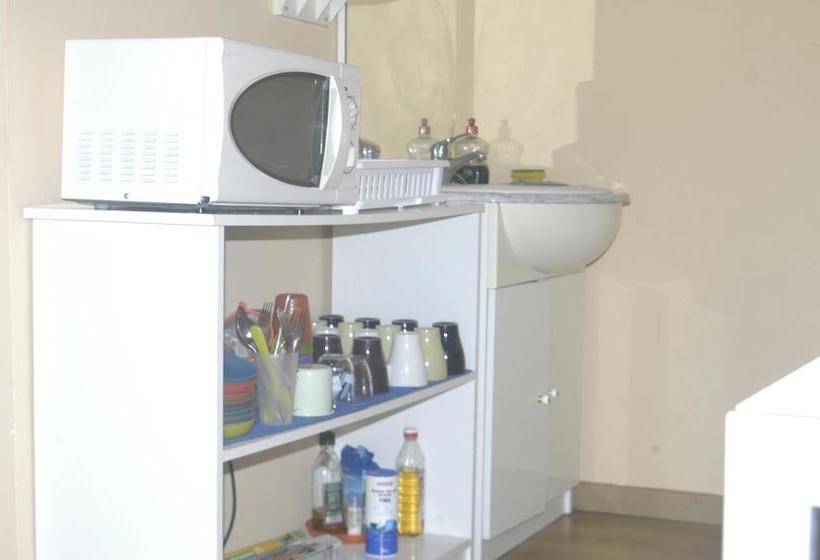 Hostel & Gym Relise   Albergue Juvenil