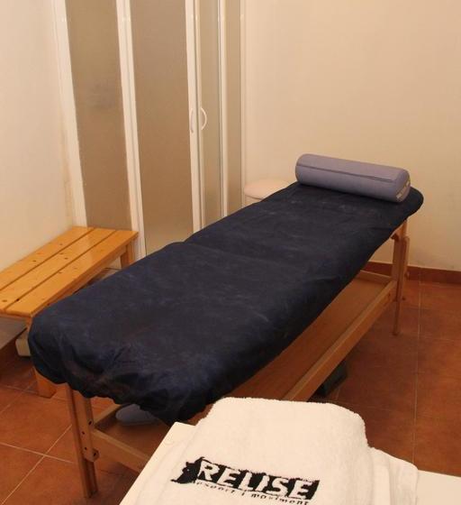 Hostel & Gym Relise   Albergue Juvenil