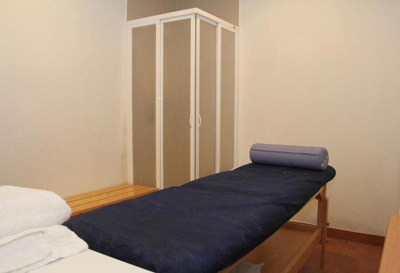 Hostel & Gym Relise   Albergue Juvenil