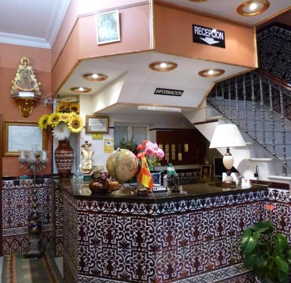 호스텔 Hostal Virgen Del Rocio