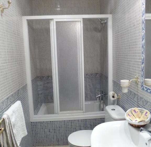 ユースホステル Hostal Virgen Del Rocio