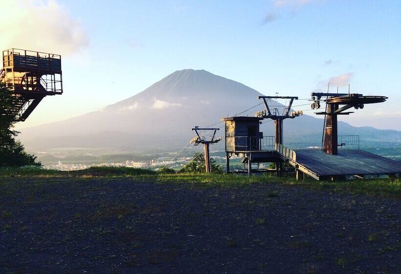 Общежитие Niseko Tabitsumugi Backpackers