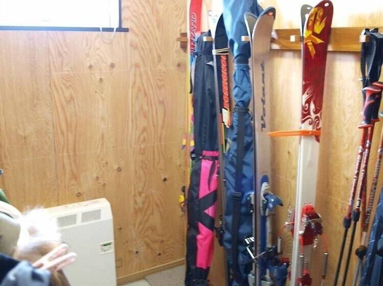 Общежитие Niseko Tabitsumugi Backpackers