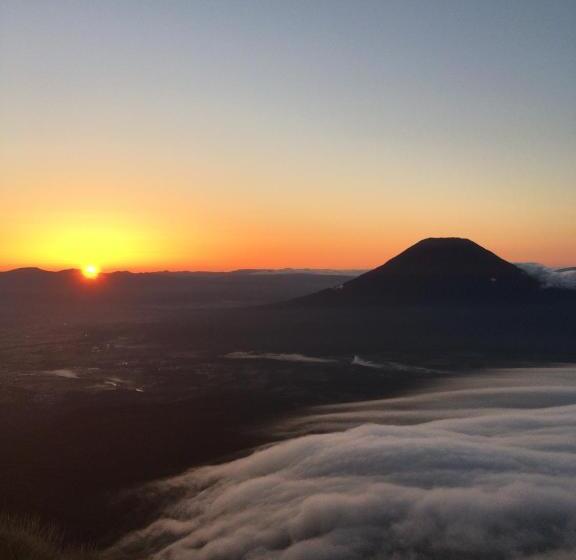 Общежитие Niseko Tabitsumugi Backpackers