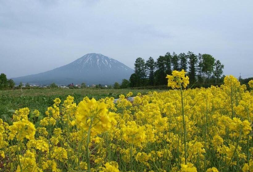 Общежитие Niseko Tabitsumugi Backpackers