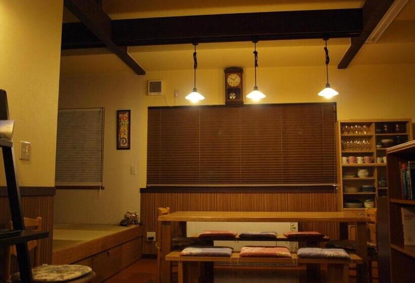 Общежитие Niseko Tabitsumugi Backpackers