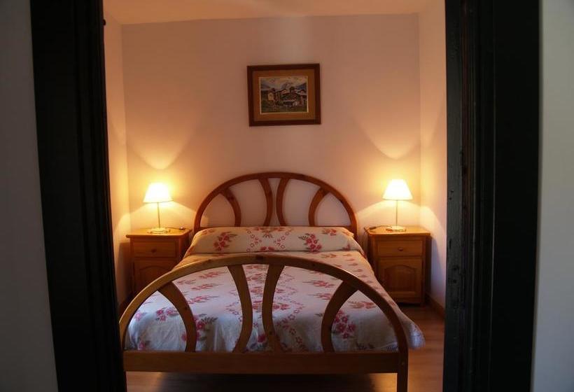 הוסטל Apartamentos Rurales La Casa Vieja De Alceda