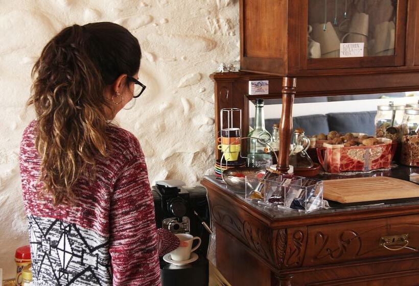 تختخواب و صبحانه Can Bo De Pau