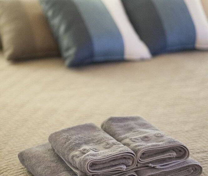 تختخواب و صبحانه Can Bo De Pau