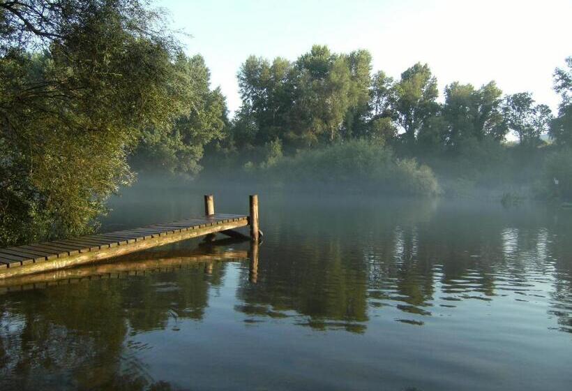 تختخواب و صبحانه Can Bo De Pau