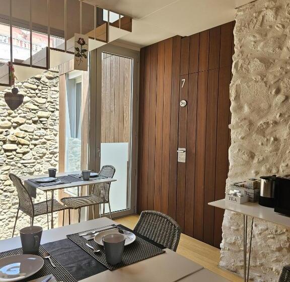 تختخواب و صبحانه Can Bo De Pau