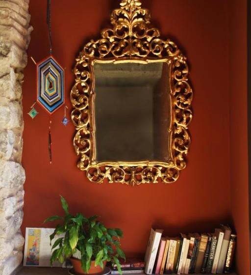 تختخواب و صبحانه Can Bo De Pau