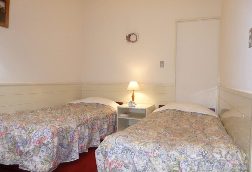 مبيت وإفطار St Village