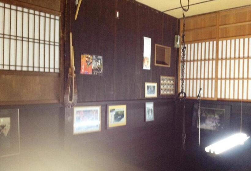 مبيت وإفطار Minshuku Yomoshirou