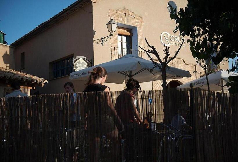 Crux Albergue