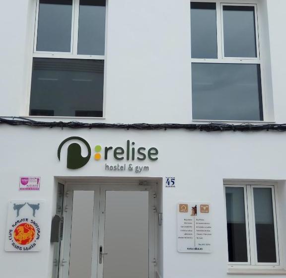 Hostel & Gym Relise   Albergue Juvenil