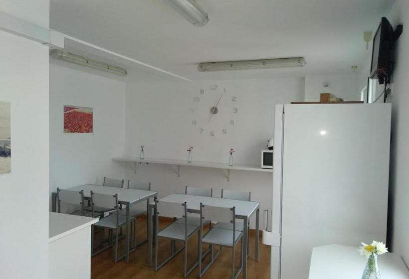 Hostel & Gym Relise   Albergue Juvenil