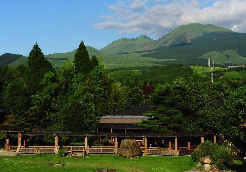 בית מלון כפרי Aso Baien Spa Resort