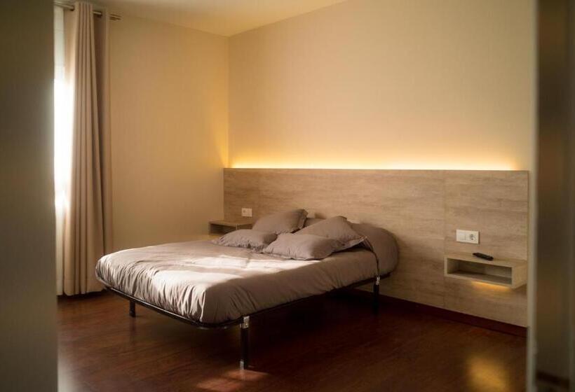 호텔 El Pi De Sant Just   Habitacions I Apartaments