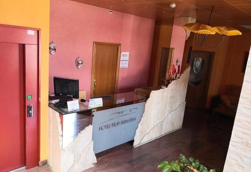 Отель Fray Sebastian