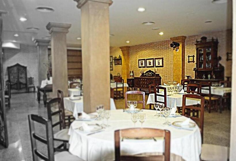 فندق Hospedería Bodas De Camacho