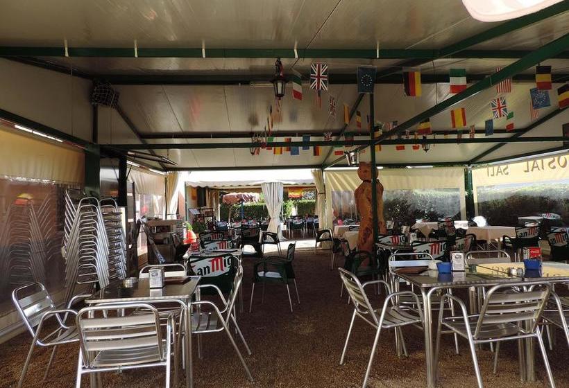 فندق Hostal Sali