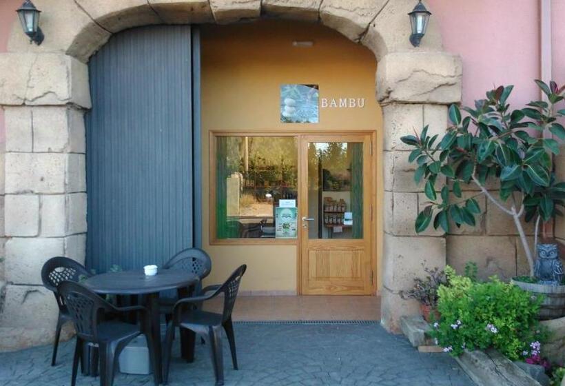 호텔 Hostal Sant Roc