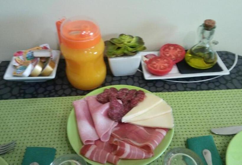 호텔 Hostal Sant Roc