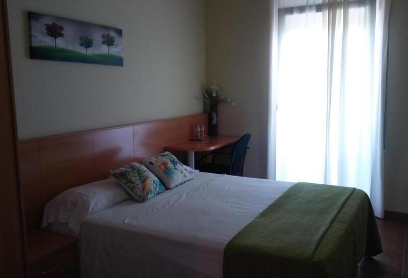 호텔 Hostal Sant Roc