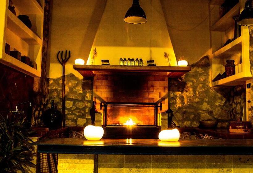 Отель La Font D'alcala