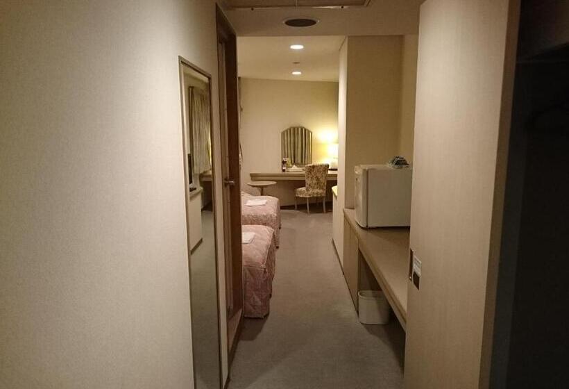 Отель Lakeland Hikone