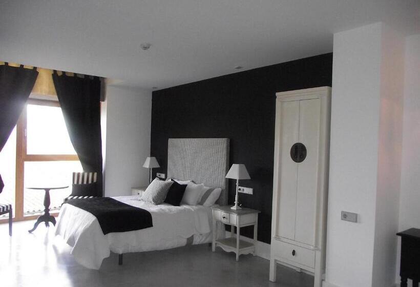 Отель Los Calaos De Briones