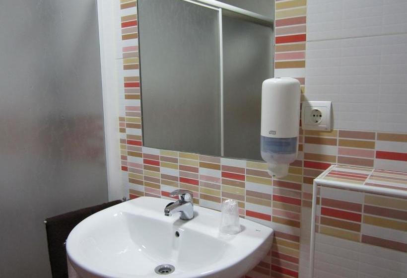 هتل Nuñez Tomelloso