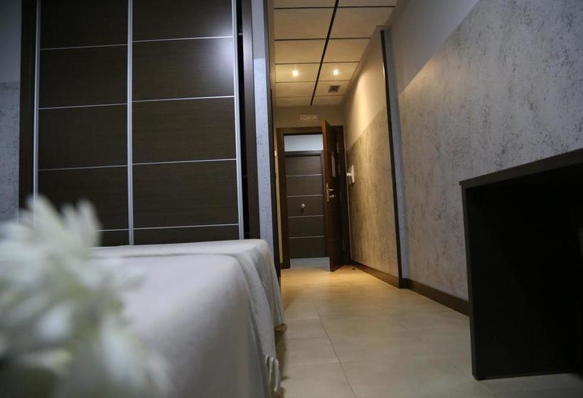 هتل Nuñez Tomelloso