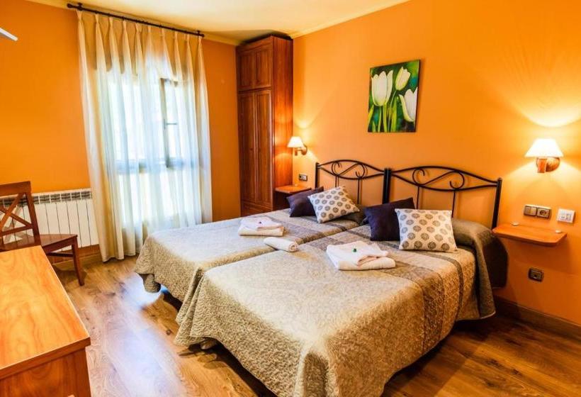 فندق Peña Pandos