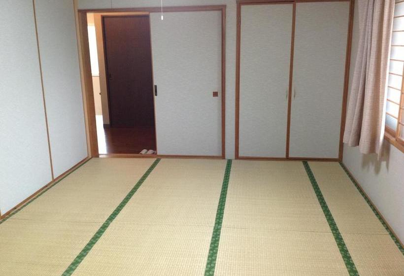 בית מלון כפרי Rusutsu Lodges Pension Lilla Huset