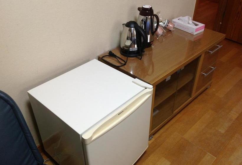 Отель Rusutsu Lodges Pension Lilla Huset