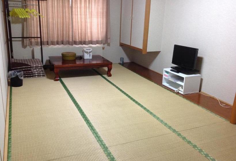 בית מלון כפרי Rusutsu Lodges Pension Lilla Huset