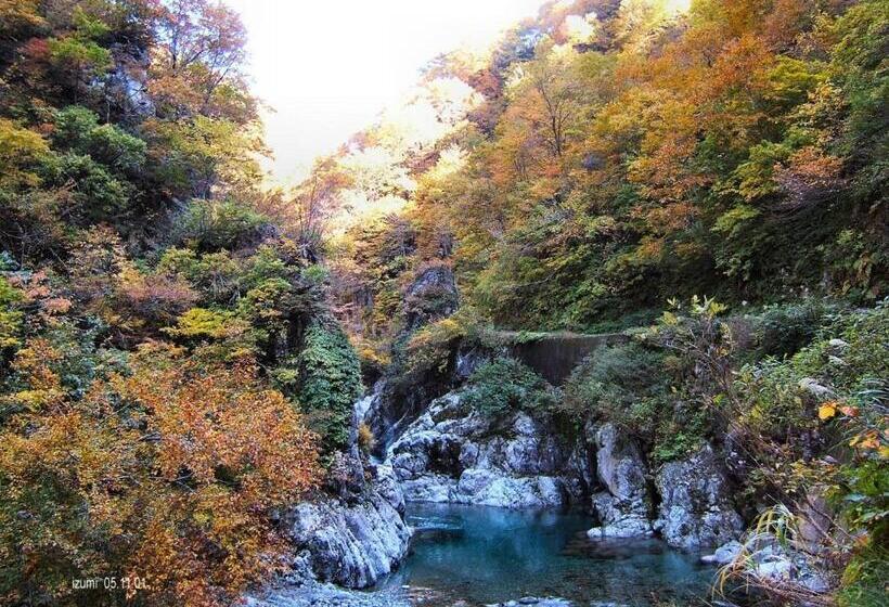 בית מלון כפרי Pension Oz