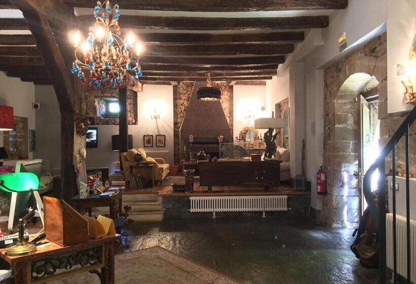 ホテル Posada Real Torre Berrueza