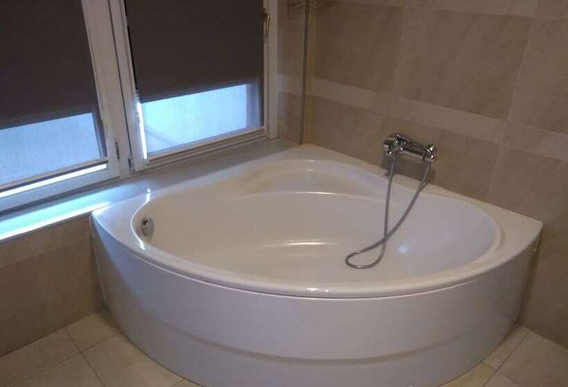 فندق Restaurante Aldama