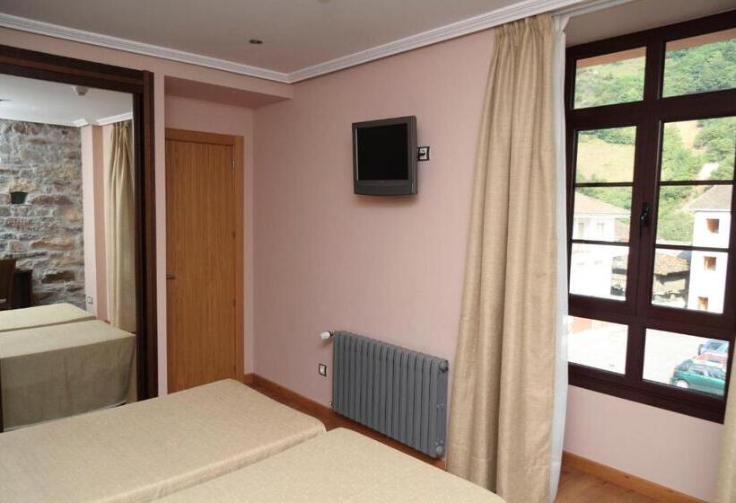 فندق Restaurante Casa Pipo