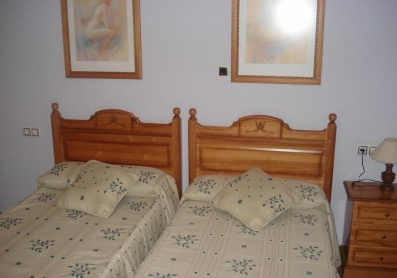 ホテル Restaurante El Horno