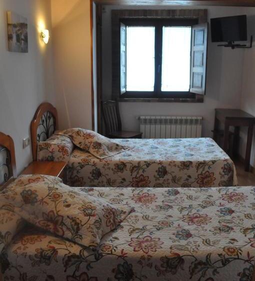 فندق Restaurante La Parra