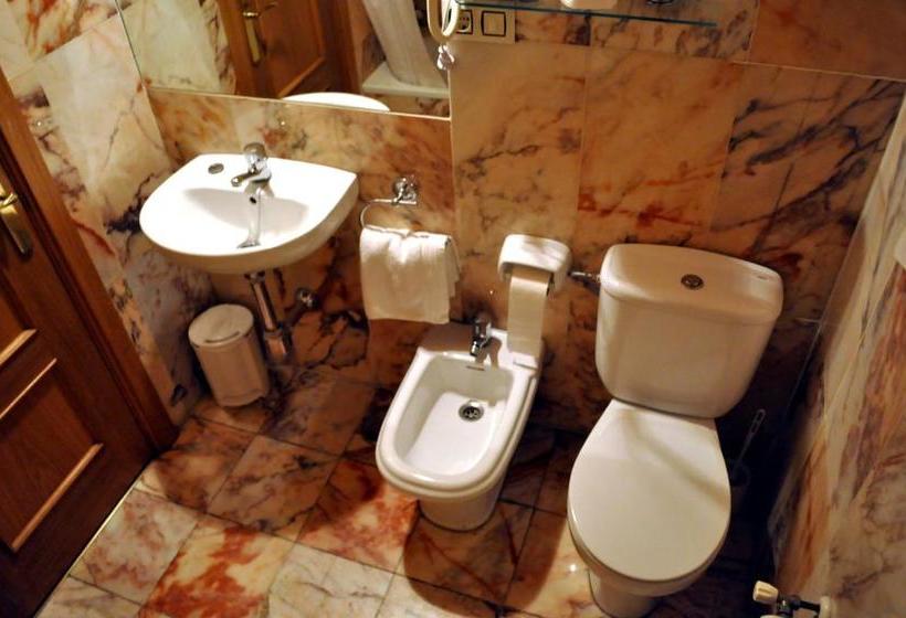 فندق Restaurante La Parra