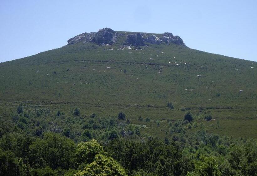فندق Rural El Caseron De Linarejos